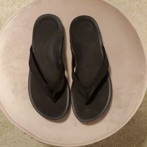 Abeo sandals.  Size 7 with neutral support.